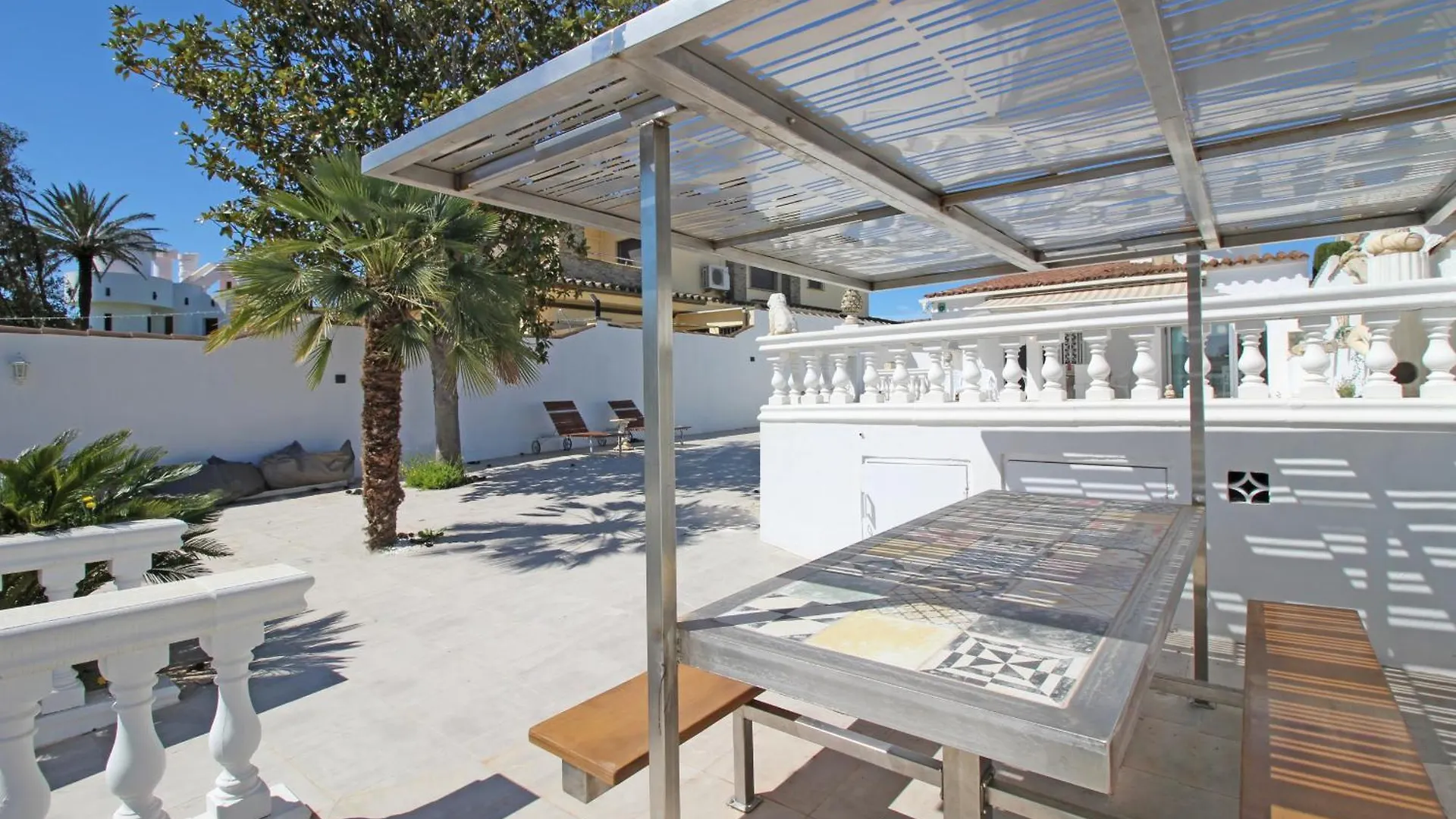 Apart-Rent Casa Llobregat 0100 Empuriabrava Villa