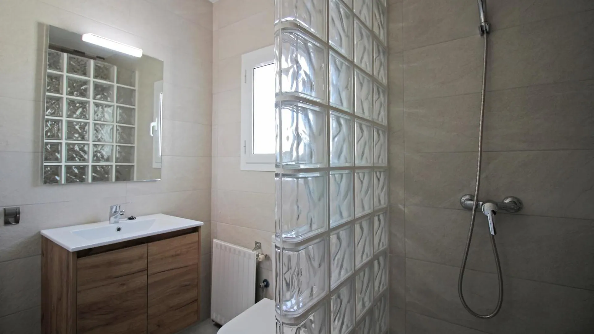 Apart-Rent Casa Llobregat 0100 Empuriabrava Villa